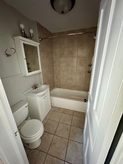 506 E Chestnut Street, Bloomington, IL 61701