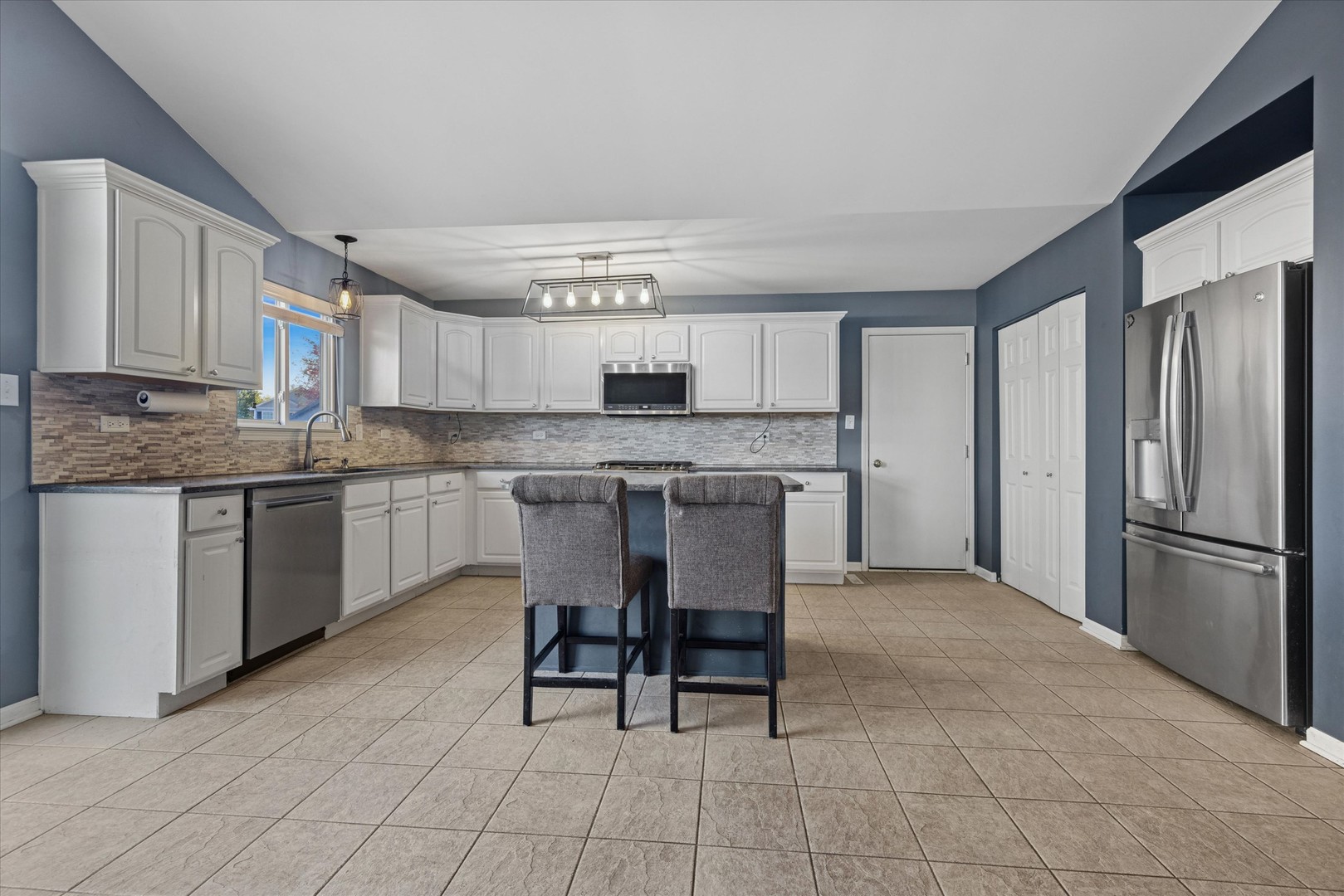 25632 S Fieldstone Court, Channahon, IL 60410