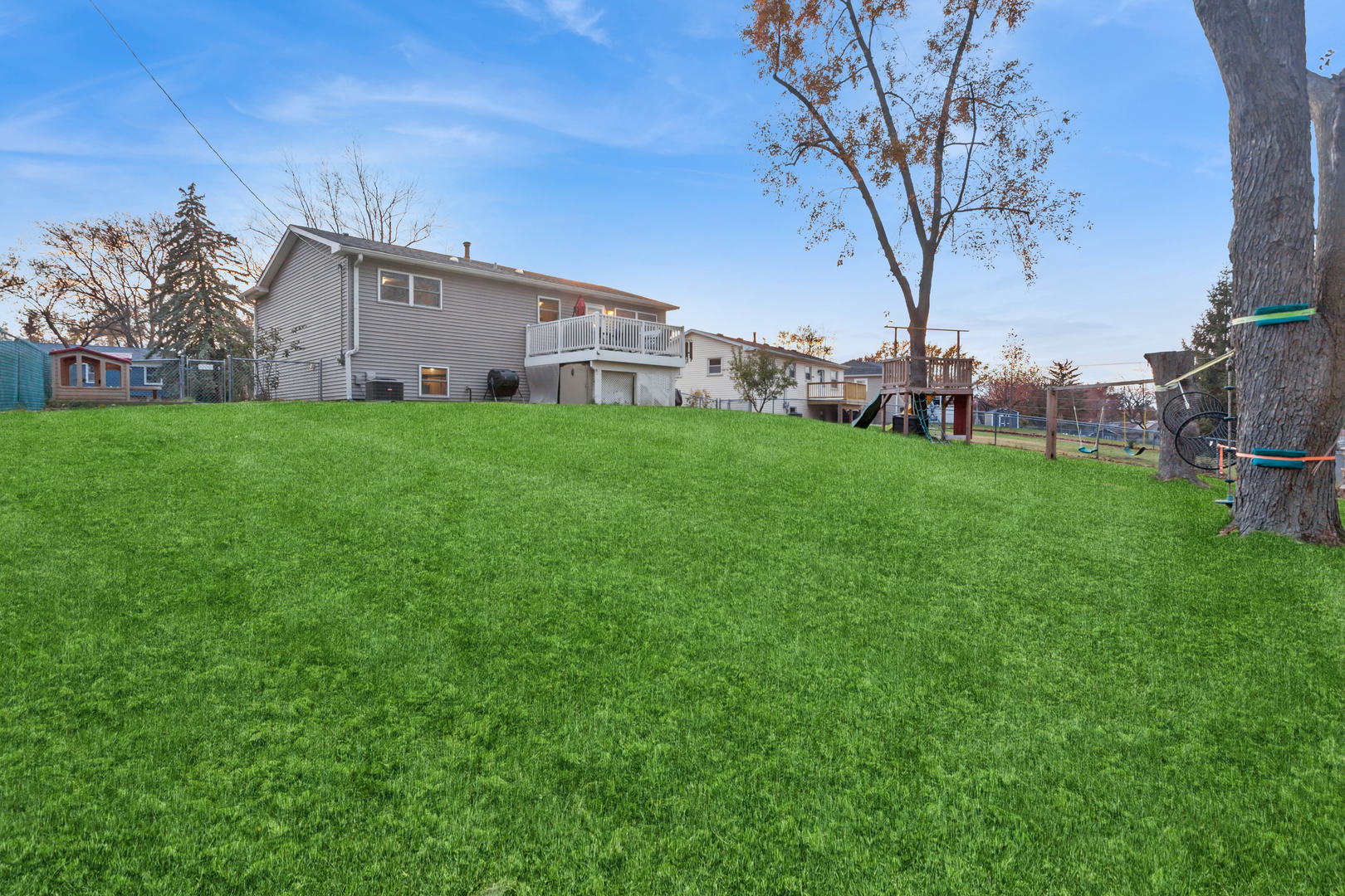 3008 Scenicwood Lane, Woodridge, IL 60517