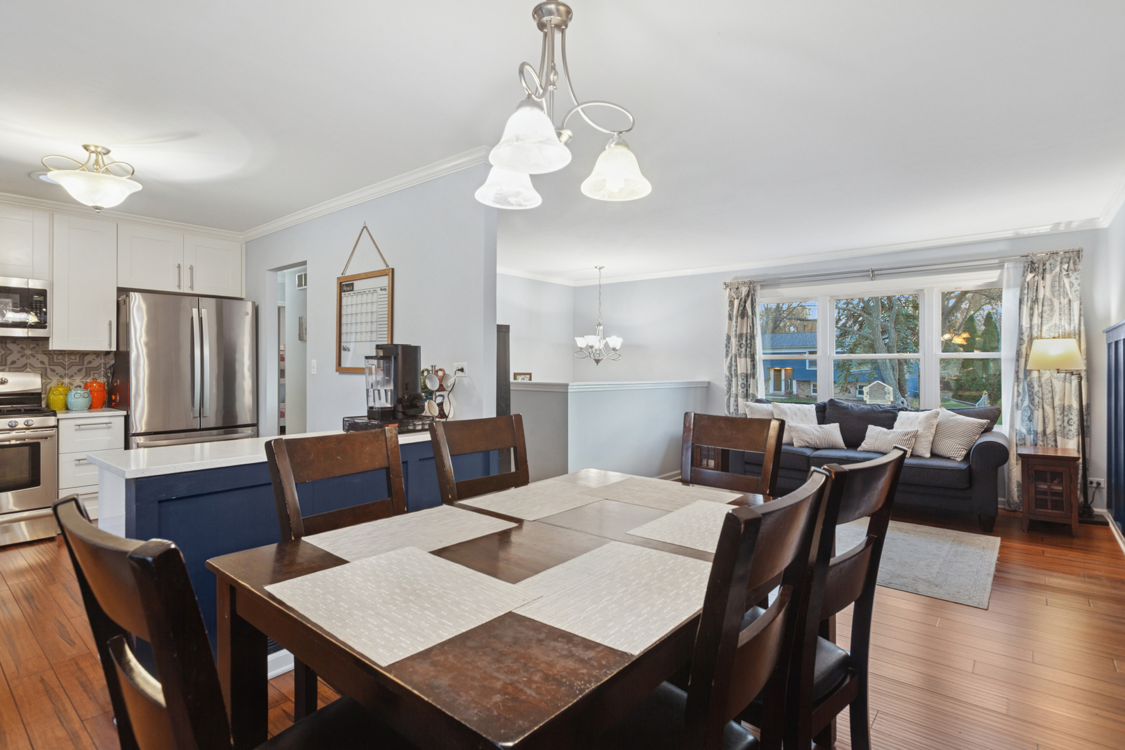 3008 Scenicwood Lane, Woodridge, IL 60517