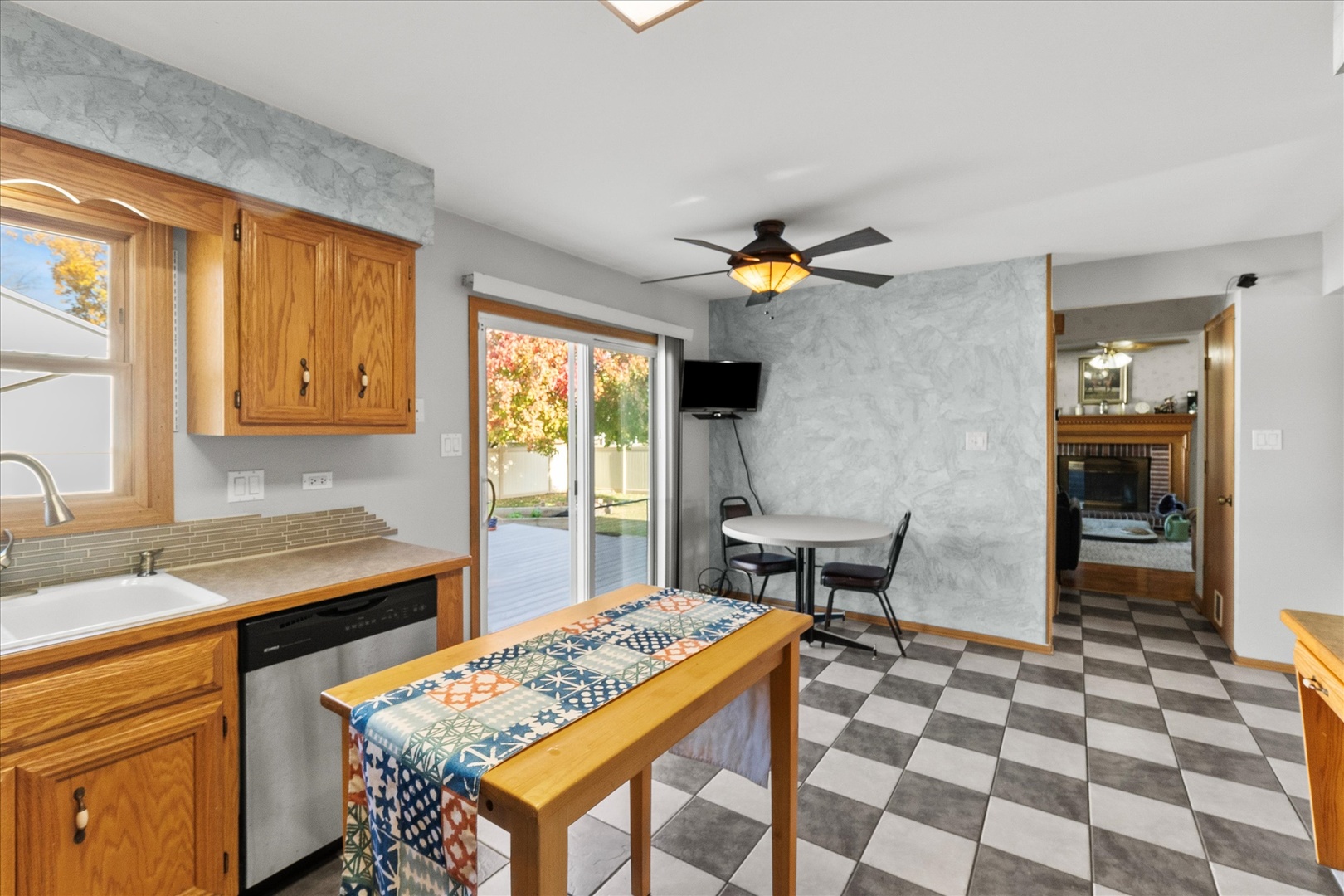 7005 MANCHESTER Drive, Plainfield, IL 60544