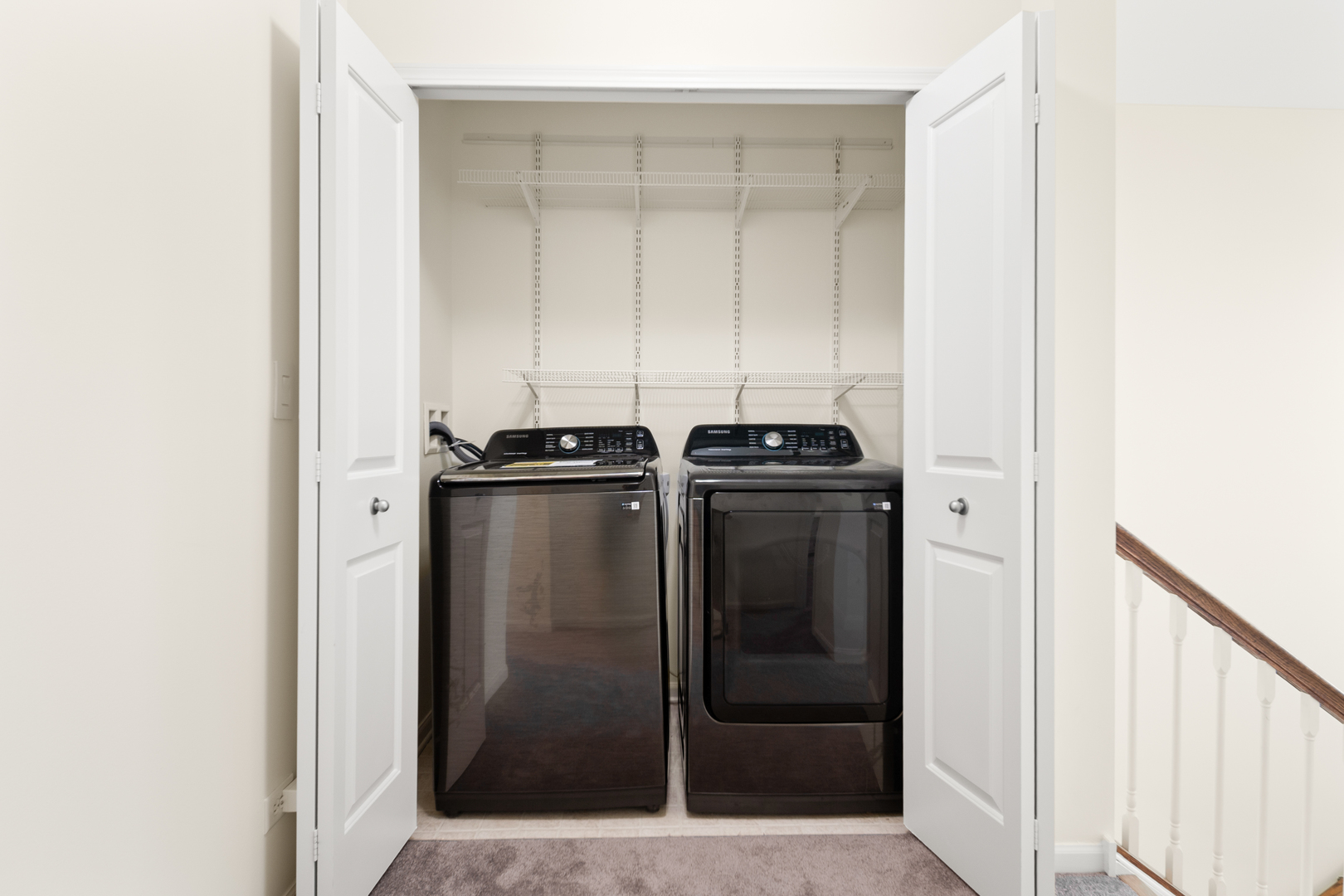 563 Grosvenor Lane, Aurora, IL 60504