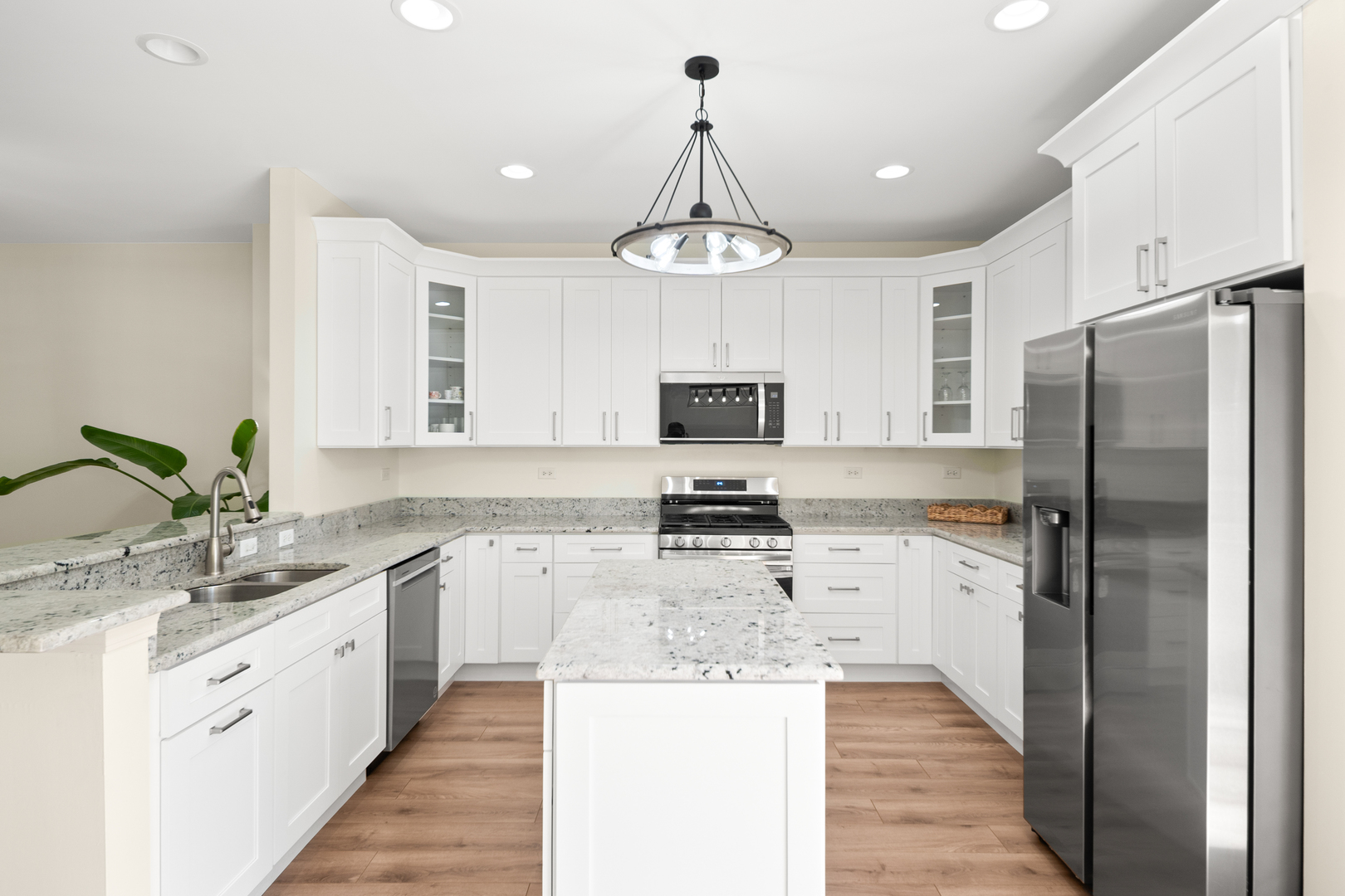 563 Grosvenor Lane, Aurora, IL 60504