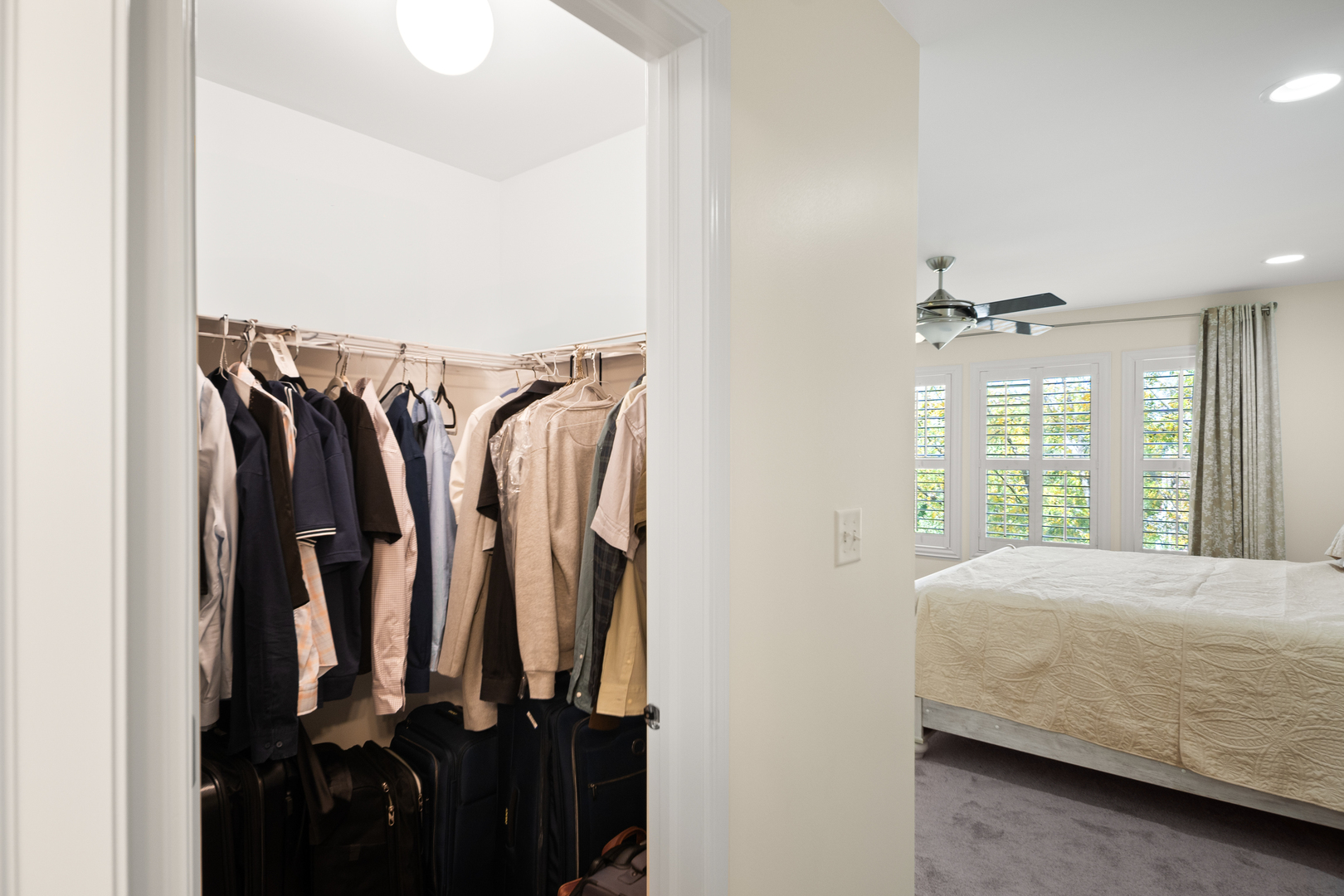 563 Grosvenor Lane, Aurora, IL 60504