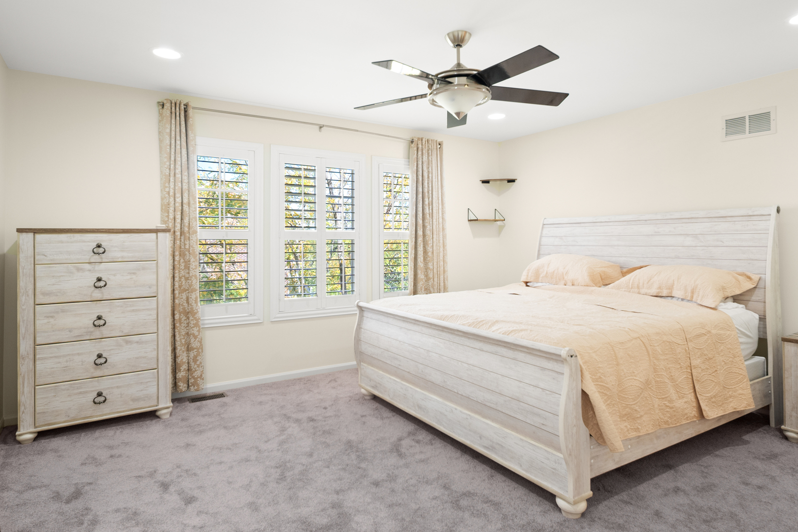 563 Grosvenor Lane, Aurora, IL 60504