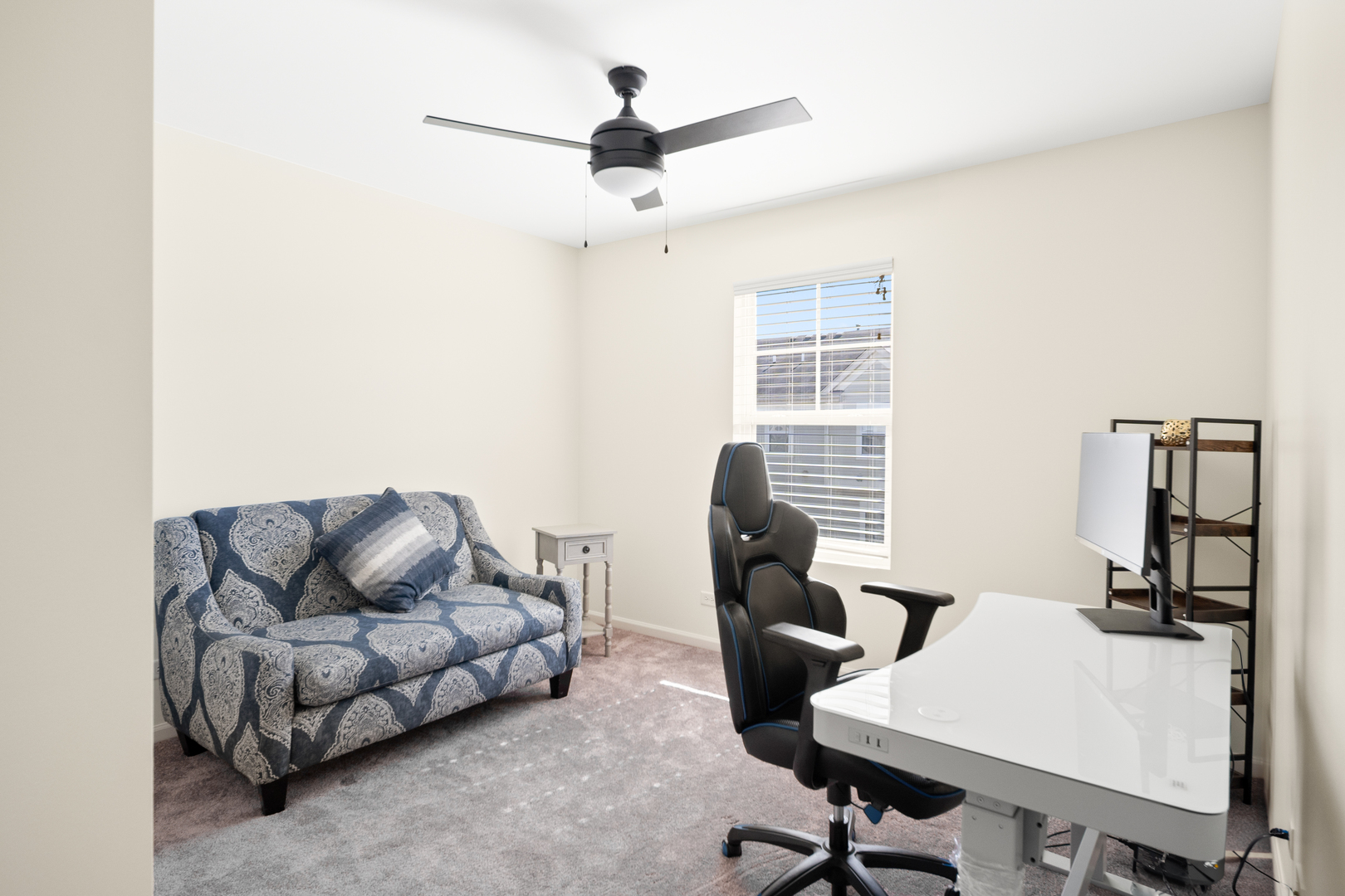 563 Grosvenor Lane, Aurora, IL 60504