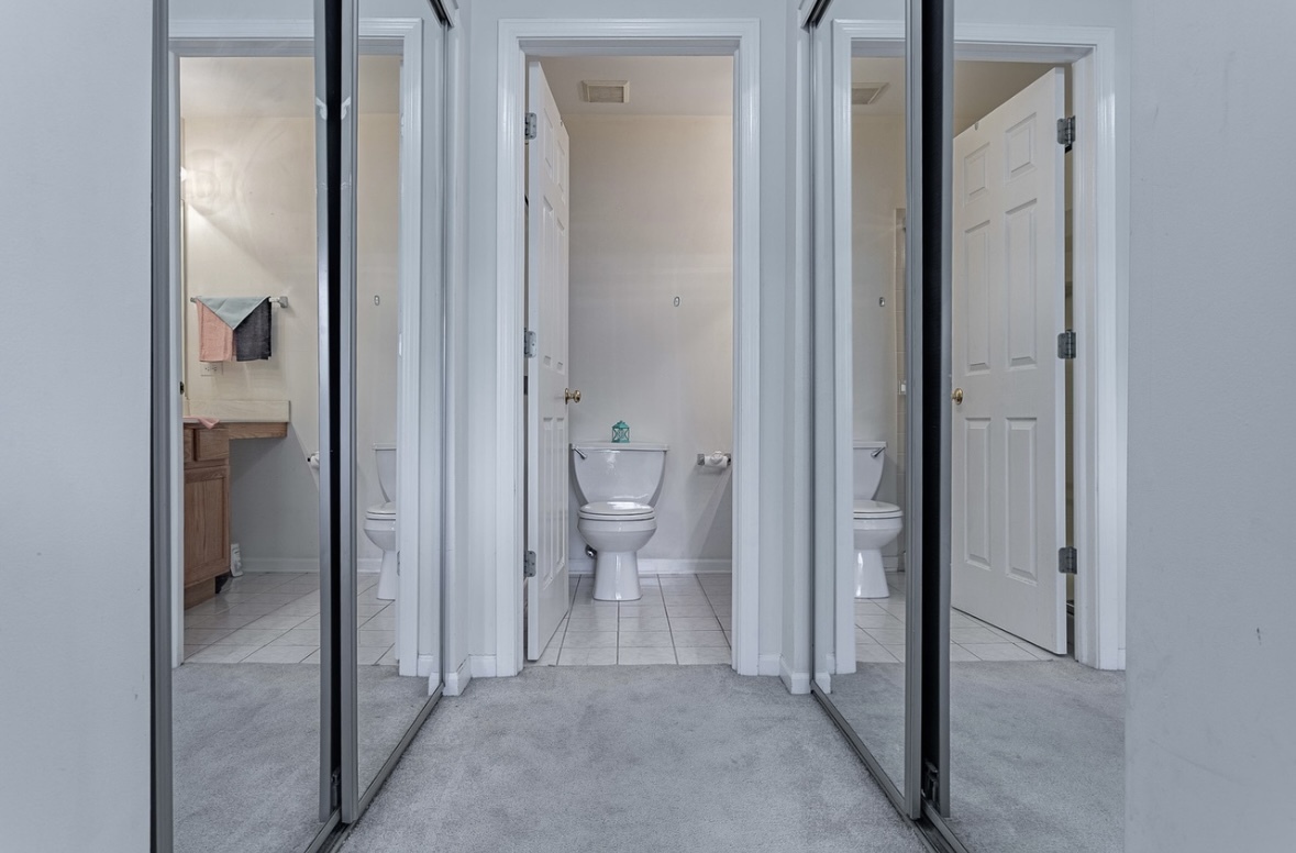 138 Tanglewood Drive, Glen Ellyn, IL 60137