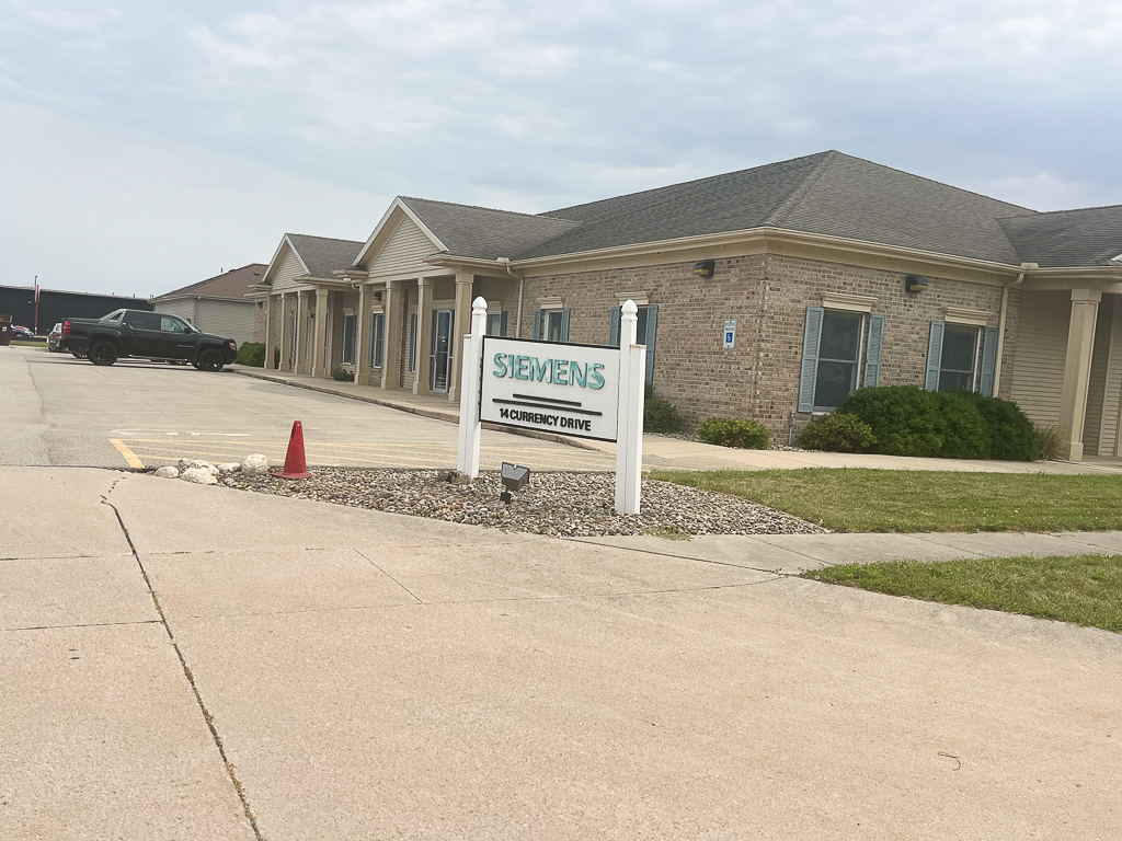 14 Currency Drive, Bloomington, IL 61704