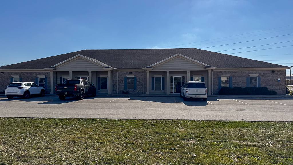 14 Currency Drive, Bloomington, IL 61704