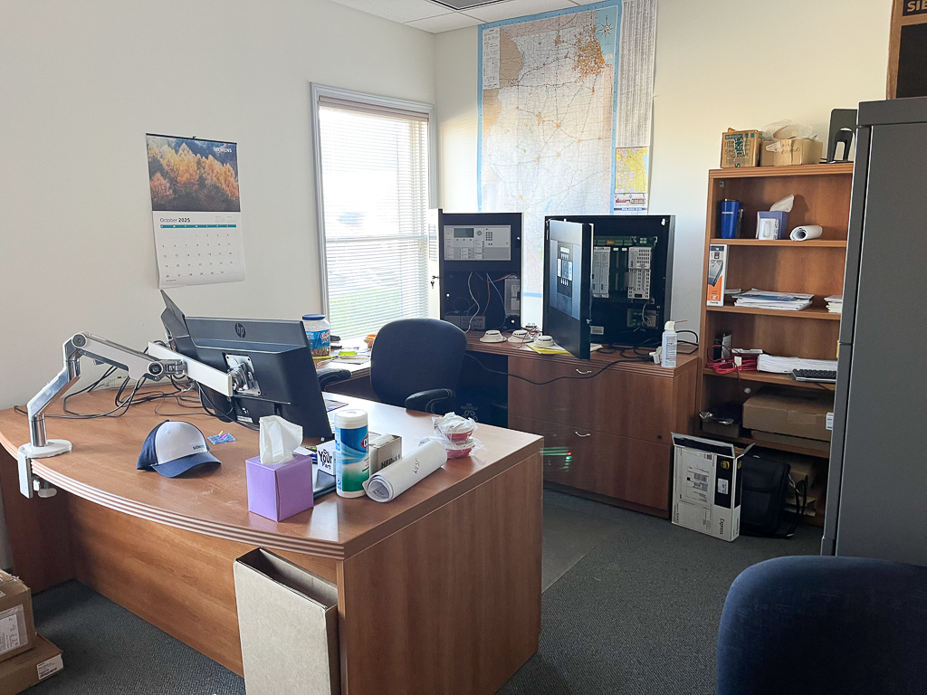 14 Currency Drive, Bloomington, IL 61704