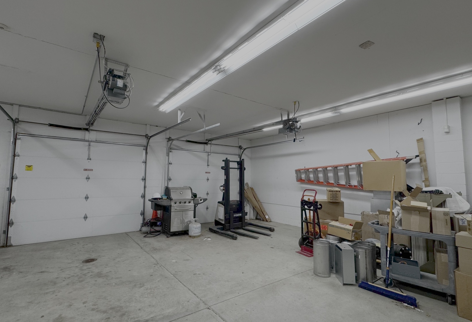 14 Currency Drive, Bloomington, IL 61704