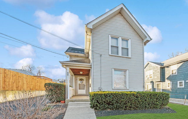 425 E 9th Street #2, Lockport, IL 60441