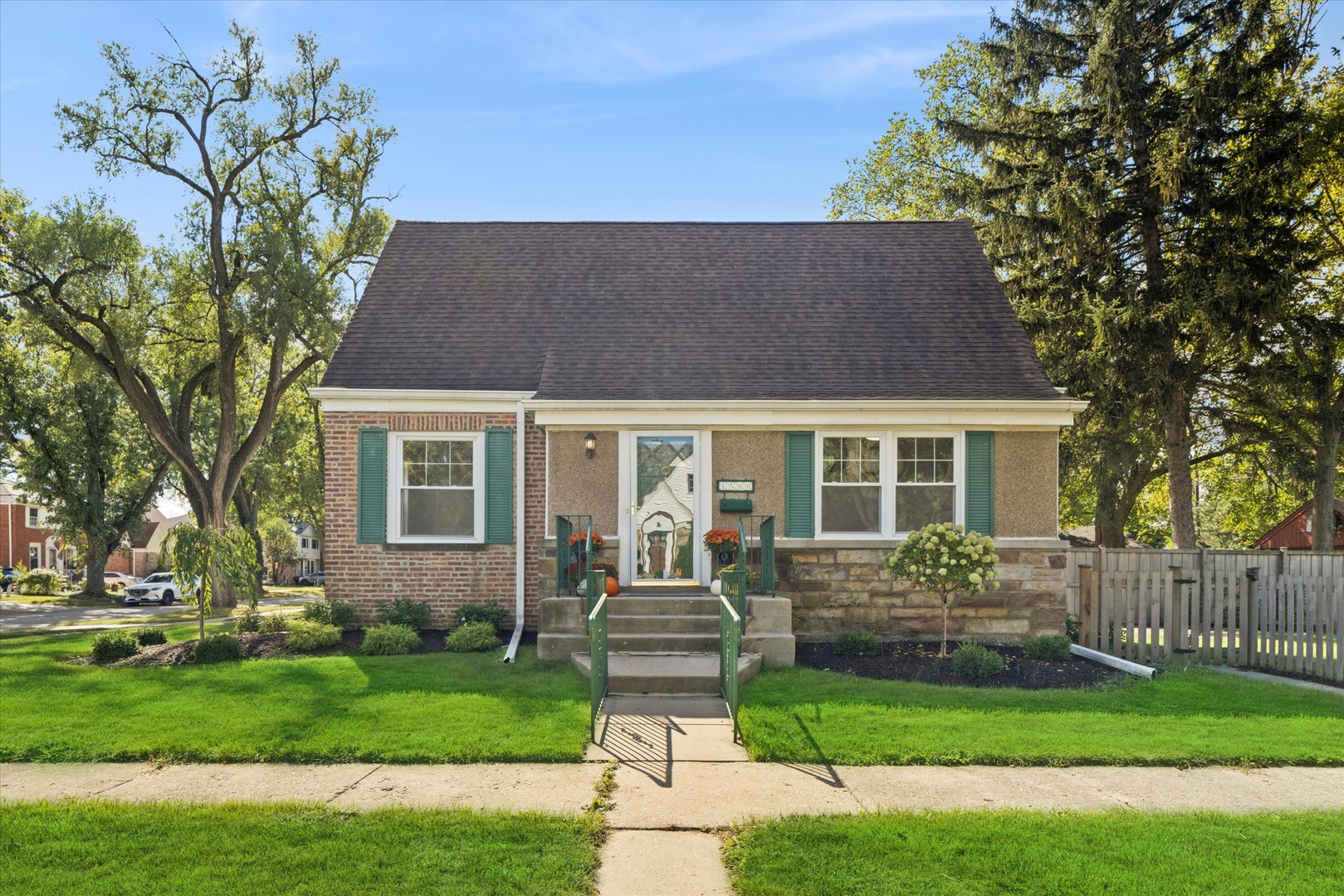 1500 Bristol Avenue, Westchester, IL 60154