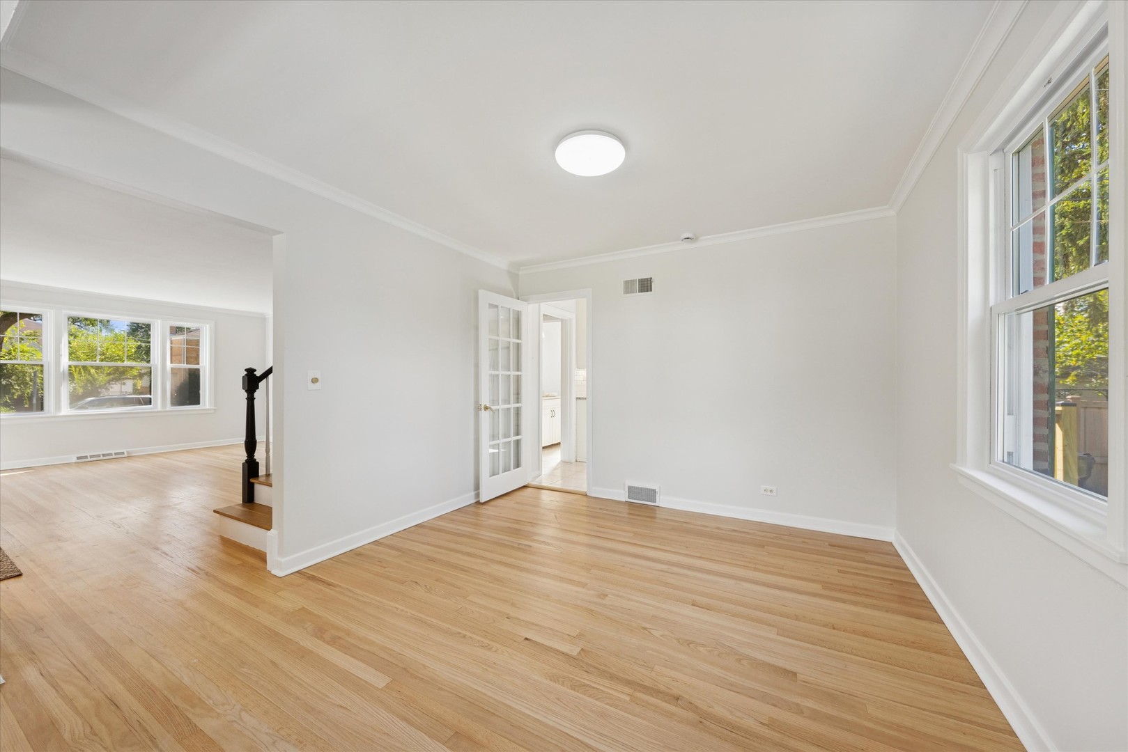 1500 Bristol Avenue, Westchester, IL 60154