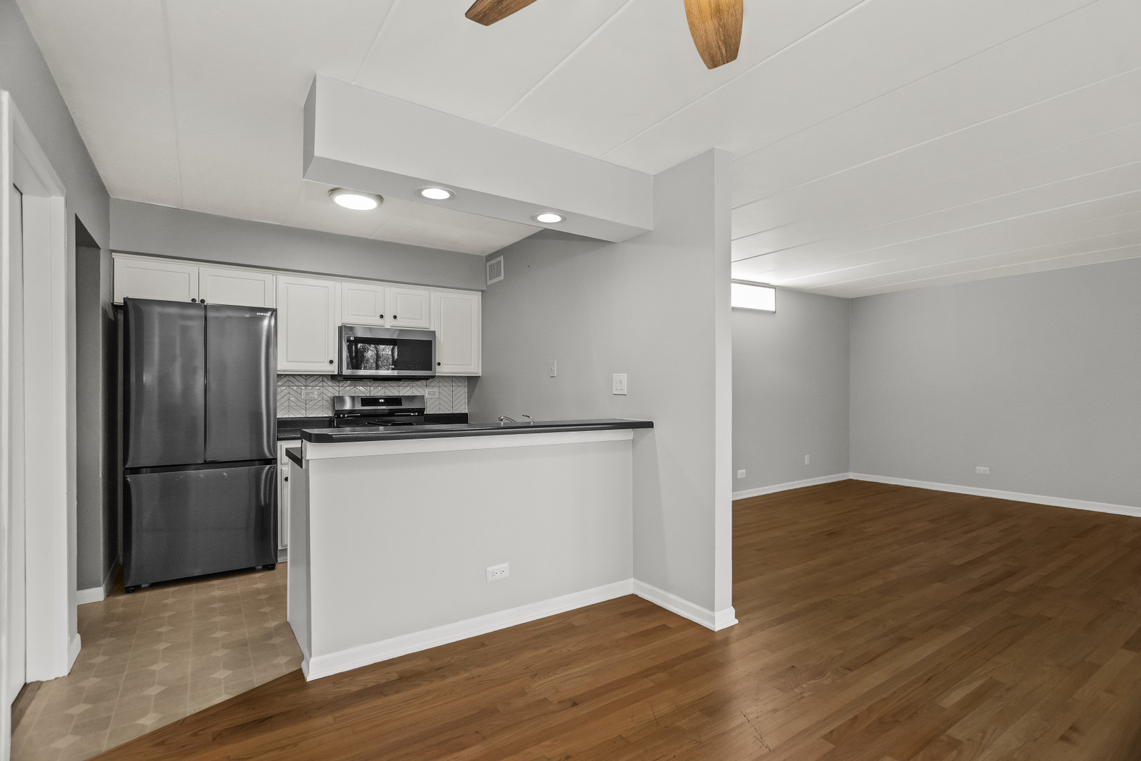 2310 Woodbridge Way, Lombard, IL 60148