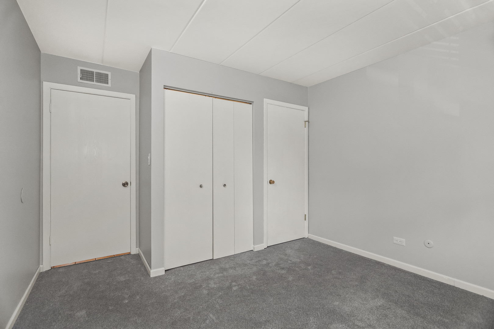 2310 Woodbridge Way, Lombard, IL 60148