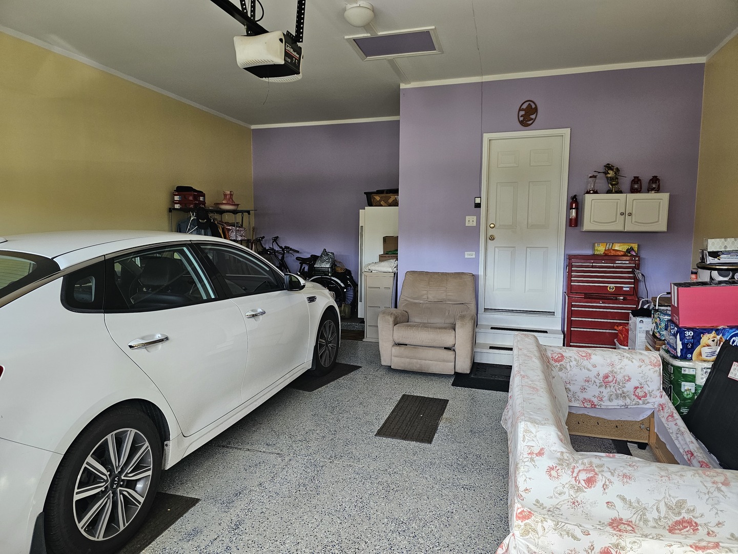 20524 MCGILVREY Drive, Crest Hill, IL 60403