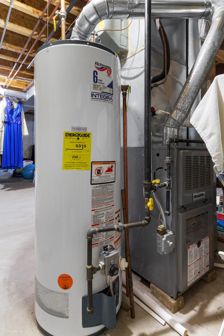 20524 MCGILVREY Drive, Crest Hill, IL 60403