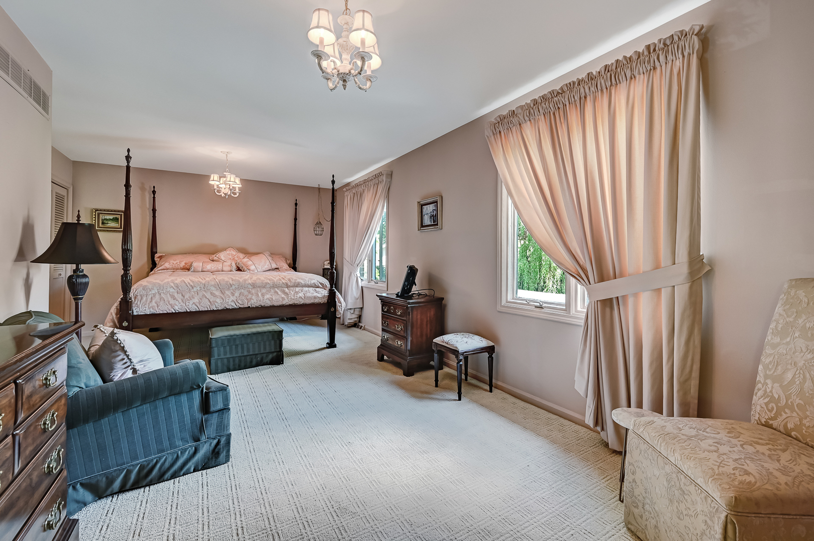 107 Stirrup Lane, Burr Ridge, IL 60527