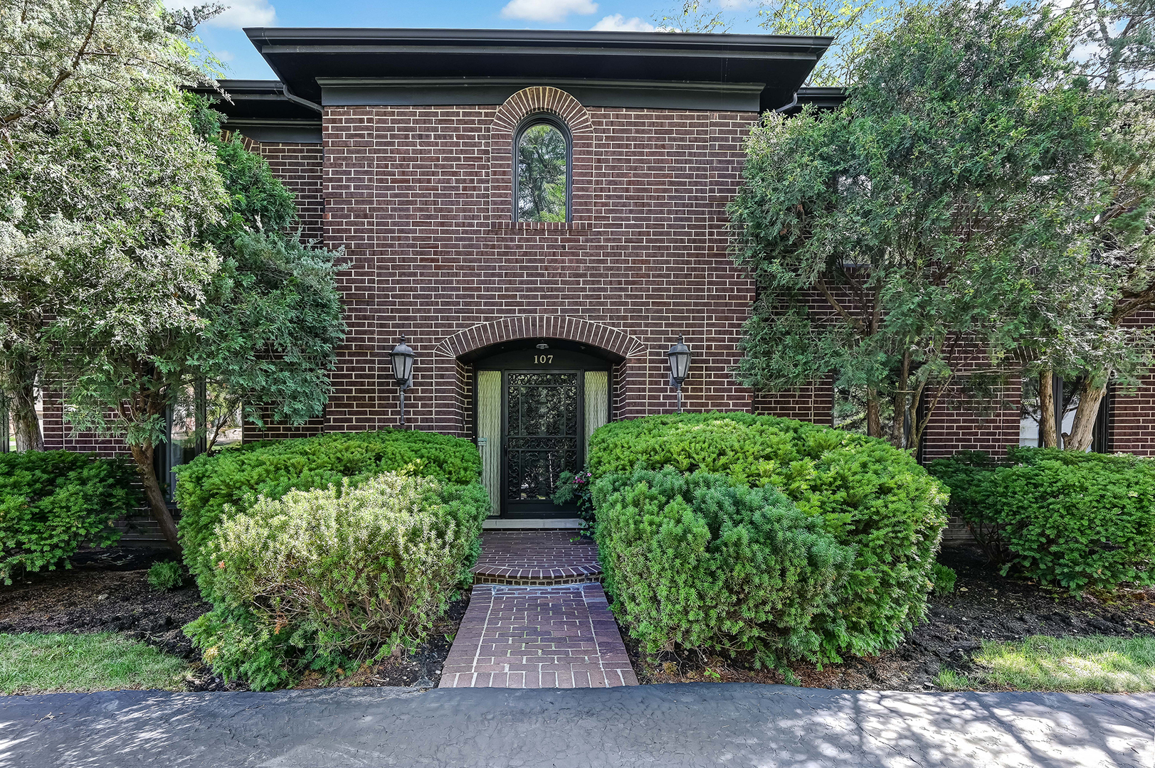 107 Stirrup Lane, Burr Ridge, IL 60527