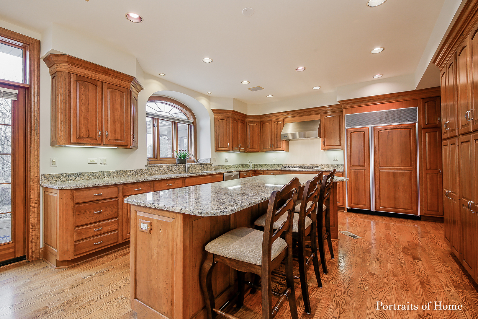 1115 Bridgeview Lane, Lake Forest, IL 60045