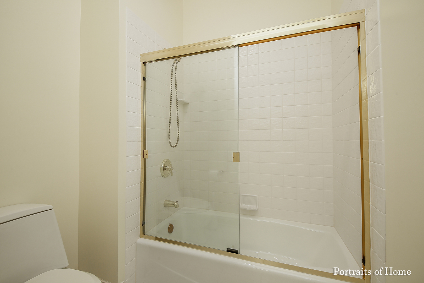 1115 Bridgeview Lane, Lake Forest, IL 60045