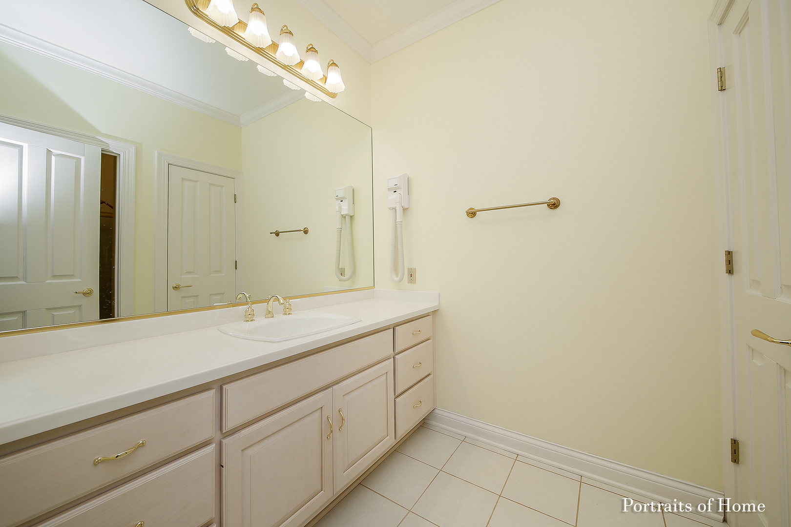 1115 Bridgeview Lane, Lake Forest, IL 60045