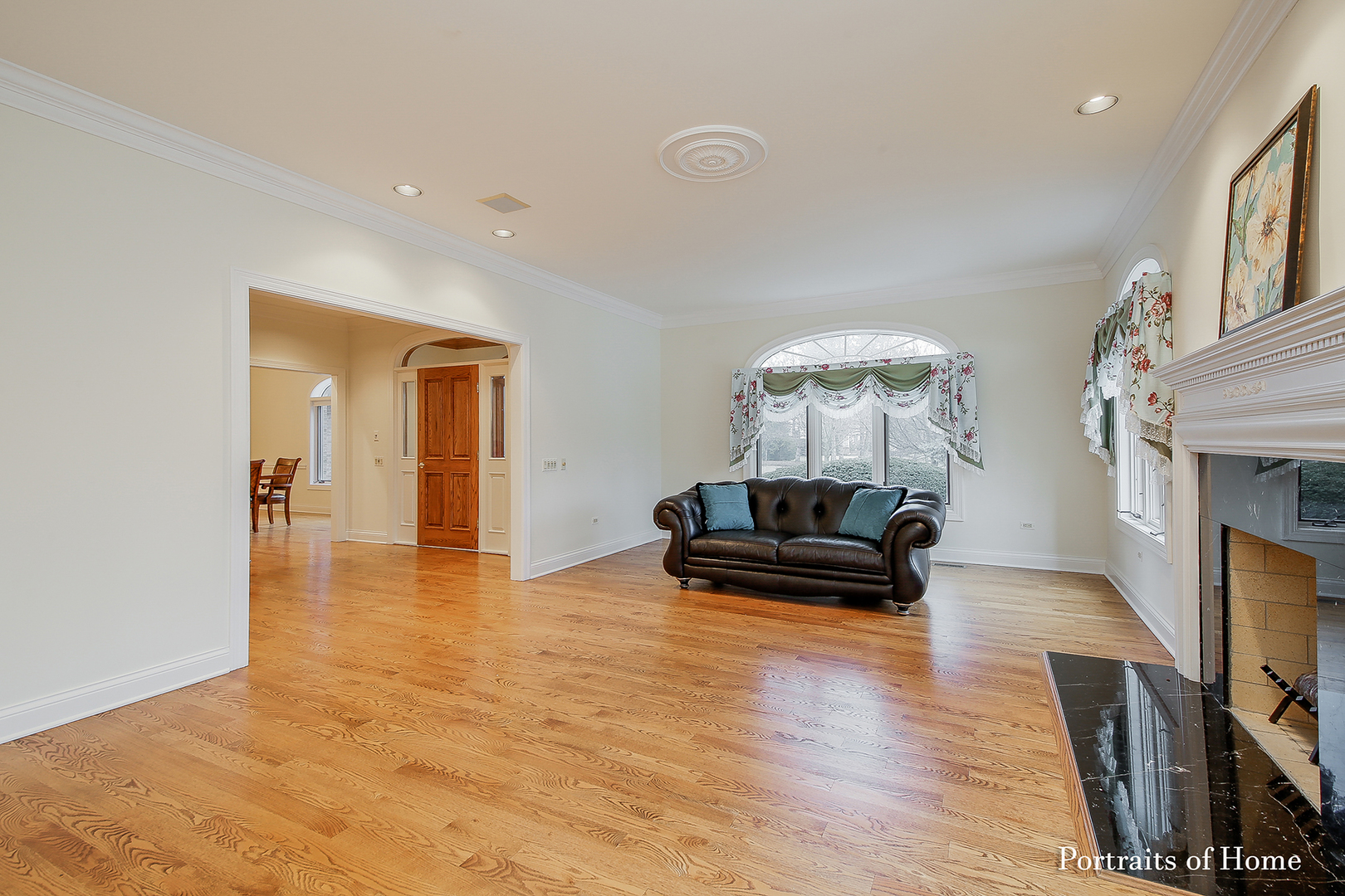 1115 Bridgeview Lane, Lake Forest, IL 60045