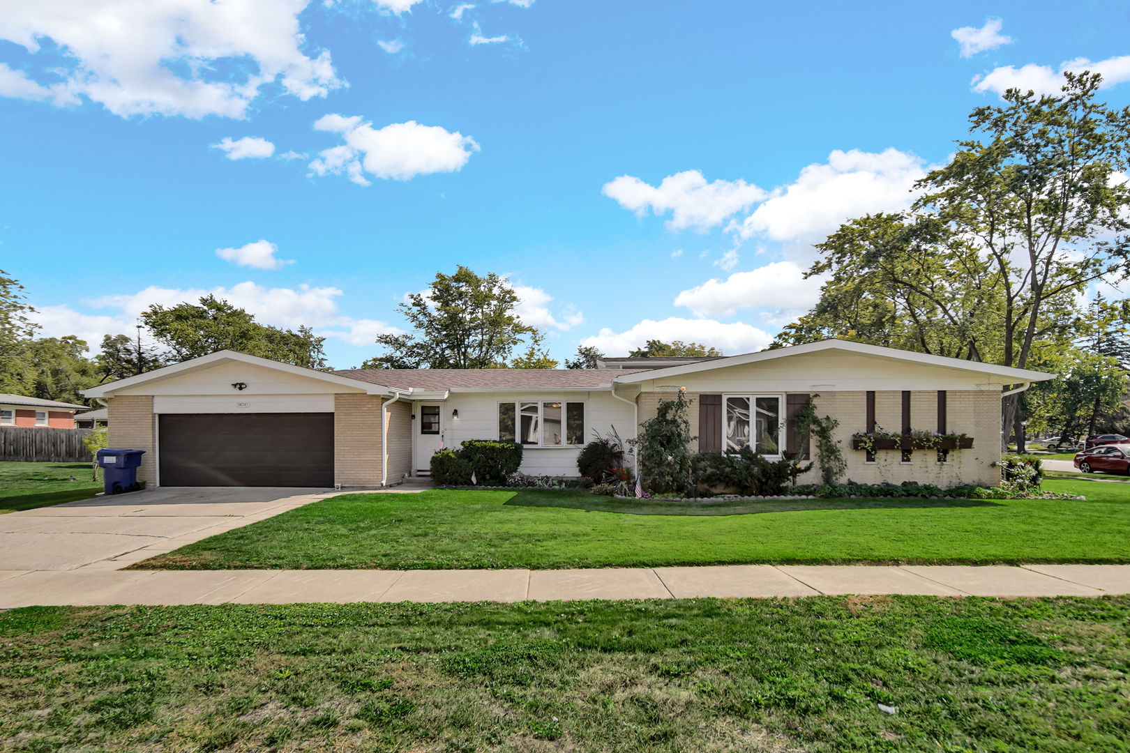 511 W Arquilla Drive, Glenwood, IL 60425