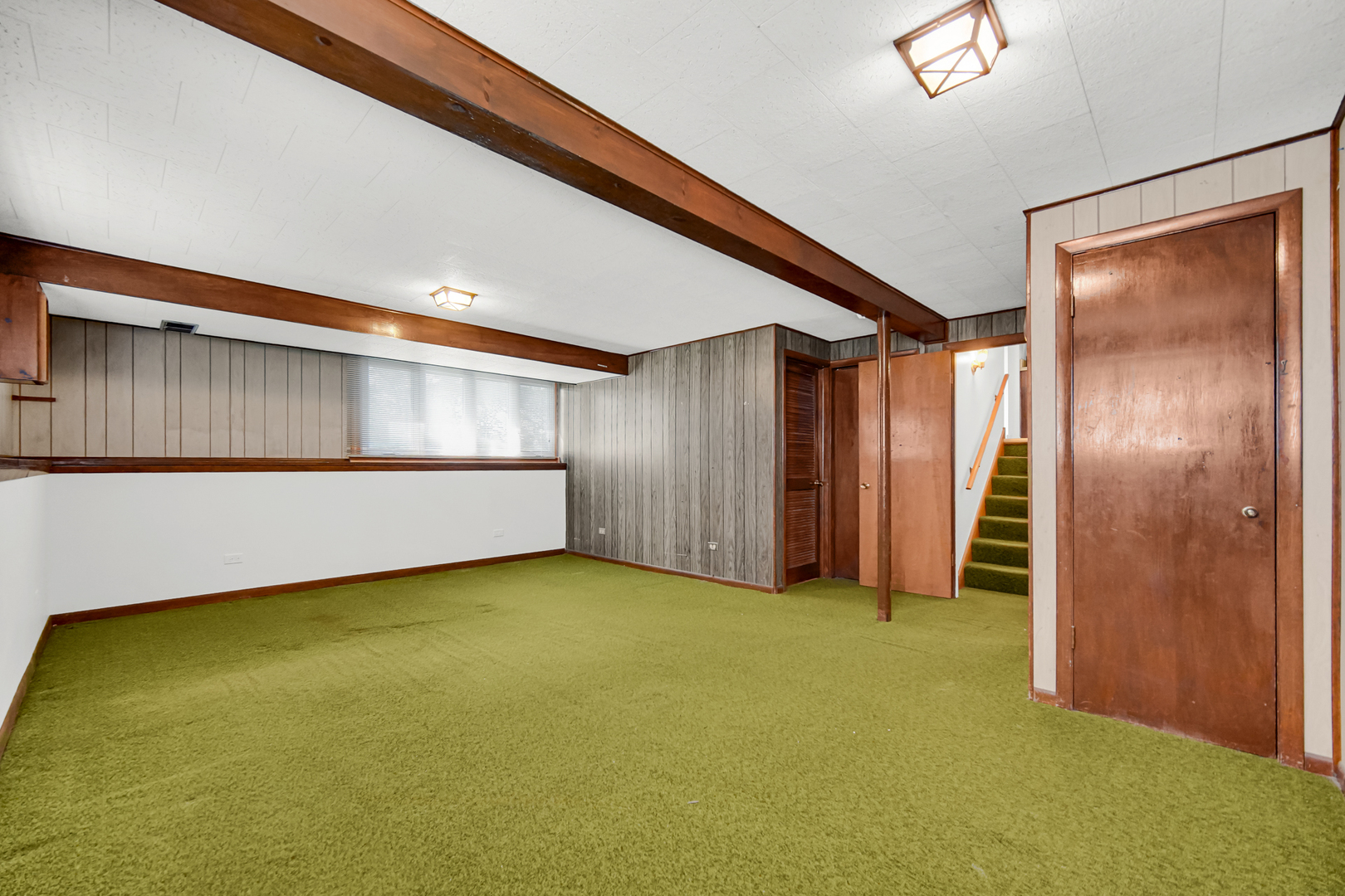 511 W Arquilla Drive, Glenwood, IL 60425