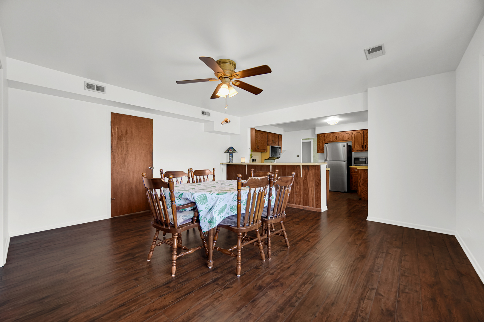 511 W Arquilla Drive, Glenwood, IL 60425