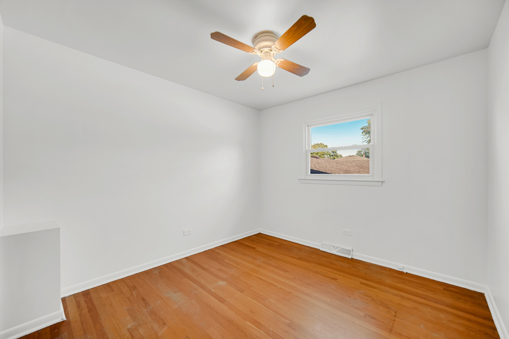 511 W Arquilla Drive, Glenwood, IL 60425