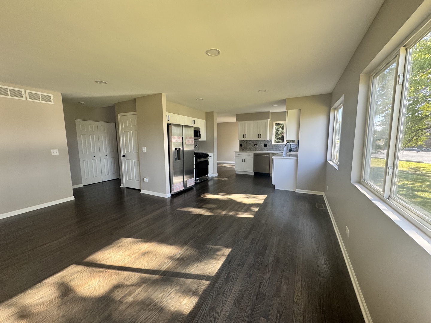 737 Springwood Drive, Joliet, IL 60431