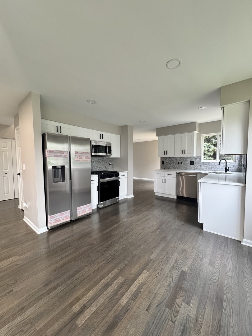 737 Springwood Drive, Joliet, IL 60431