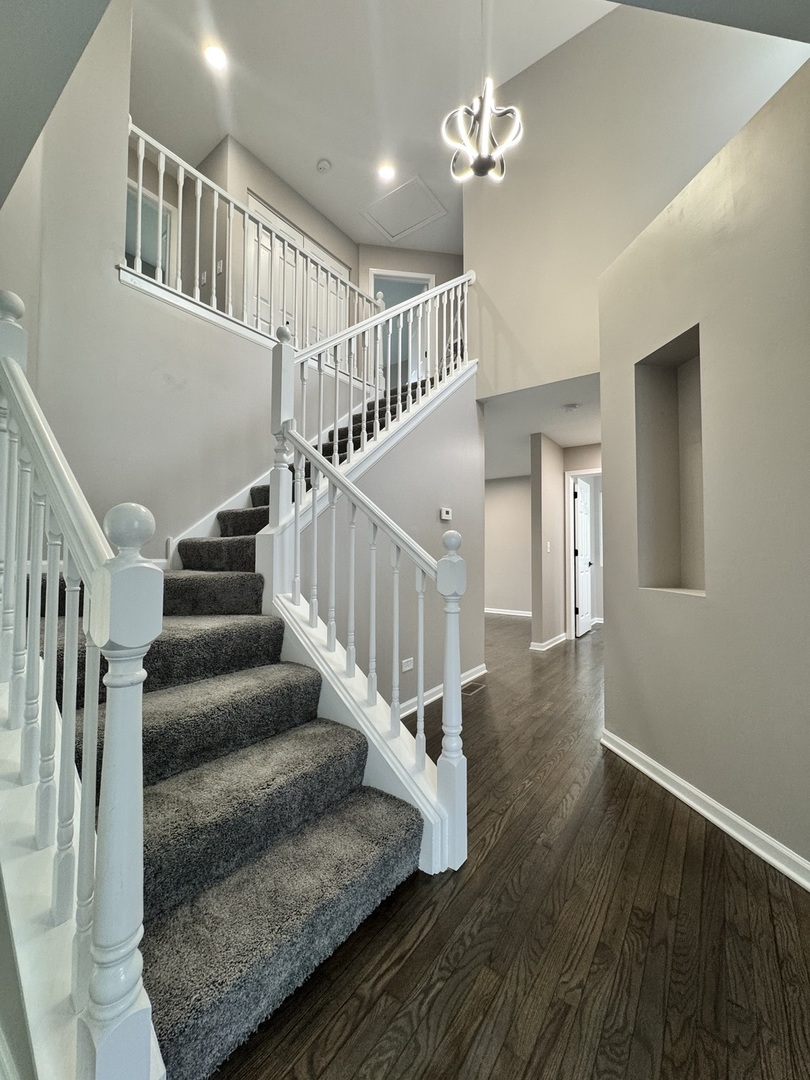 737 Springwood Drive, Joliet, IL 60431