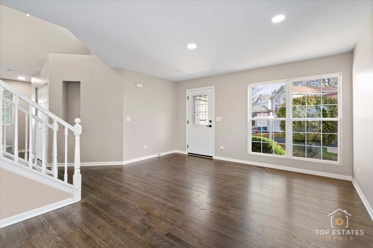 737 Springwood Drive, Joliet, IL 60431