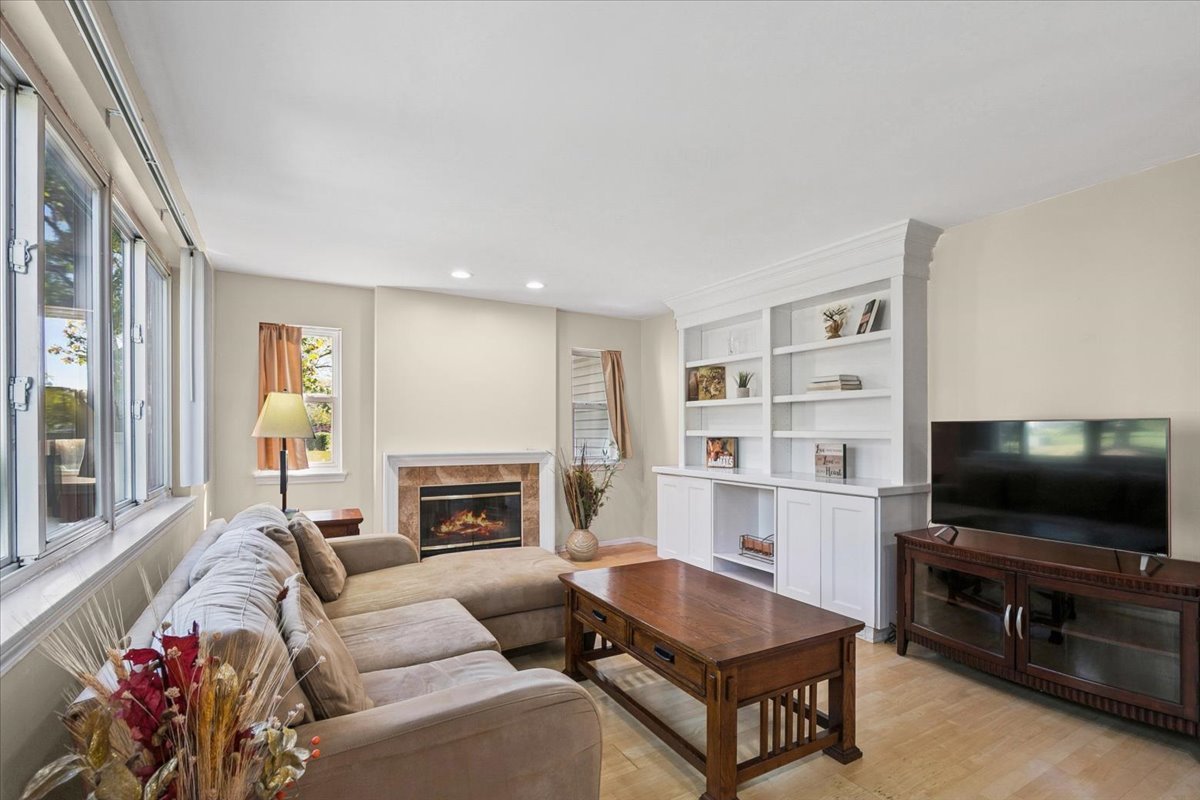 36077 N Bridlewood Avenue, Gurnee, IL 60031