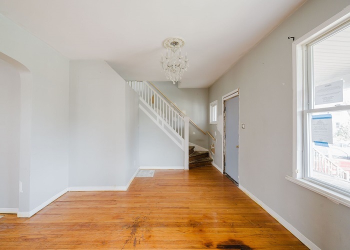 716 S 7th Avenue, Maywood, IL 60153