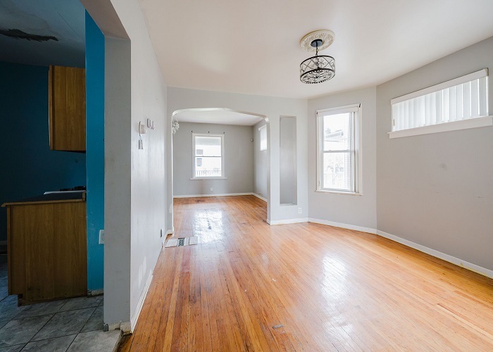 716 S 7th Avenue, Maywood, IL 60153