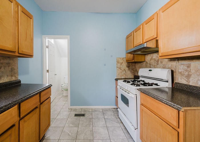 716 S 7th Avenue, Maywood, IL 60153