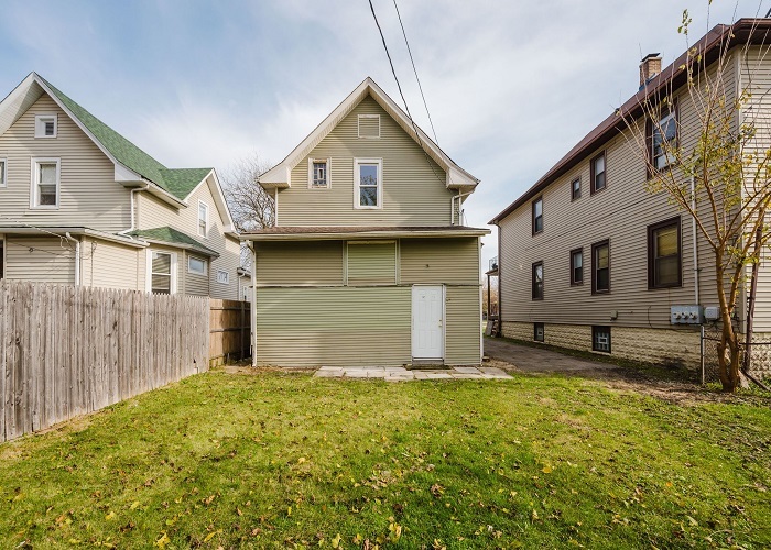 716 S 7th Avenue, Maywood, IL 60153