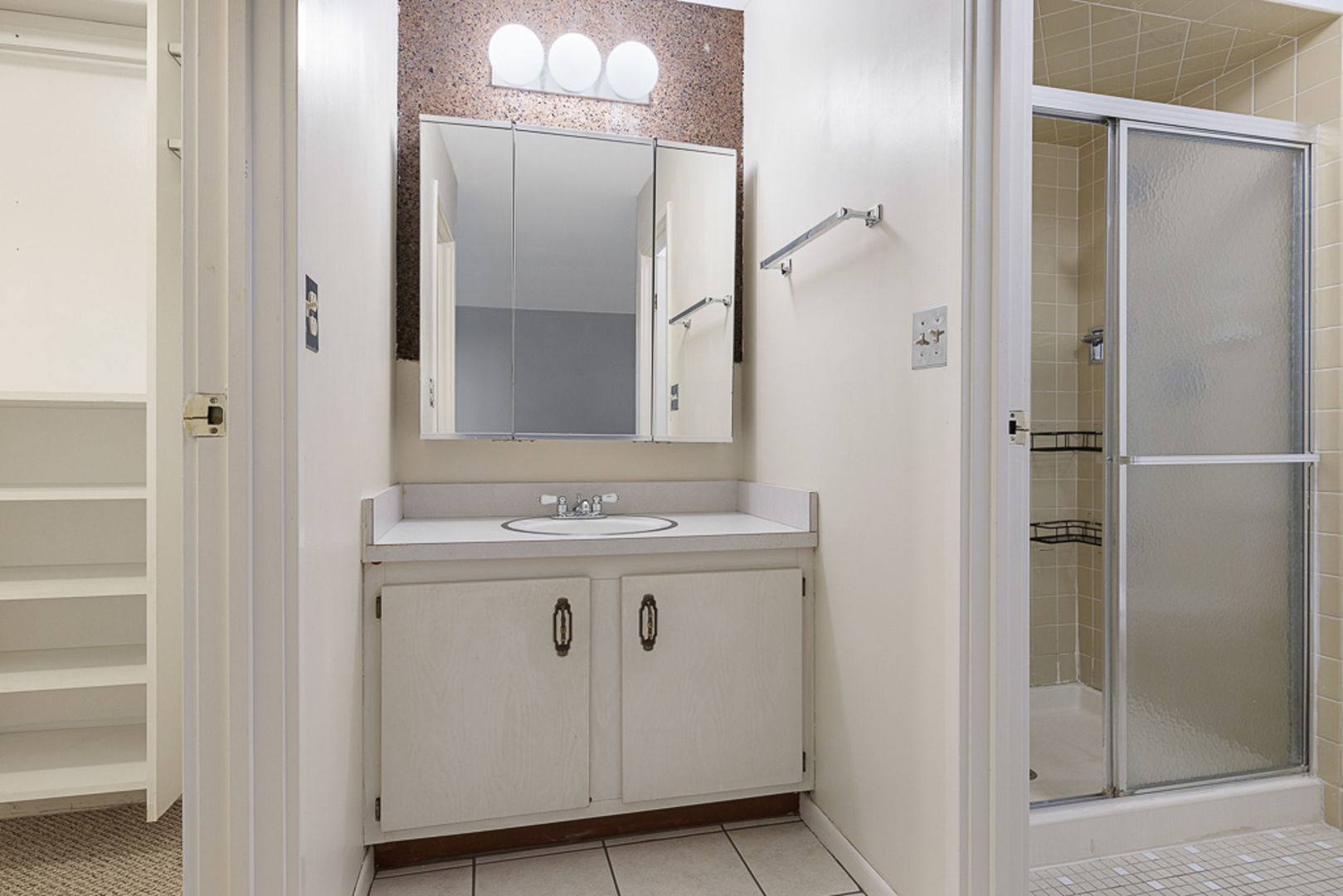 801 79th Street #103, Darien, IL 60561