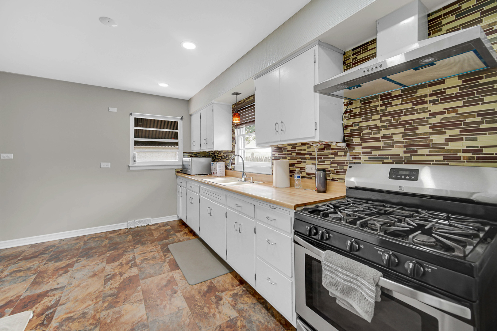 1107 Campbell Avenue, Wheaton, IL 60189