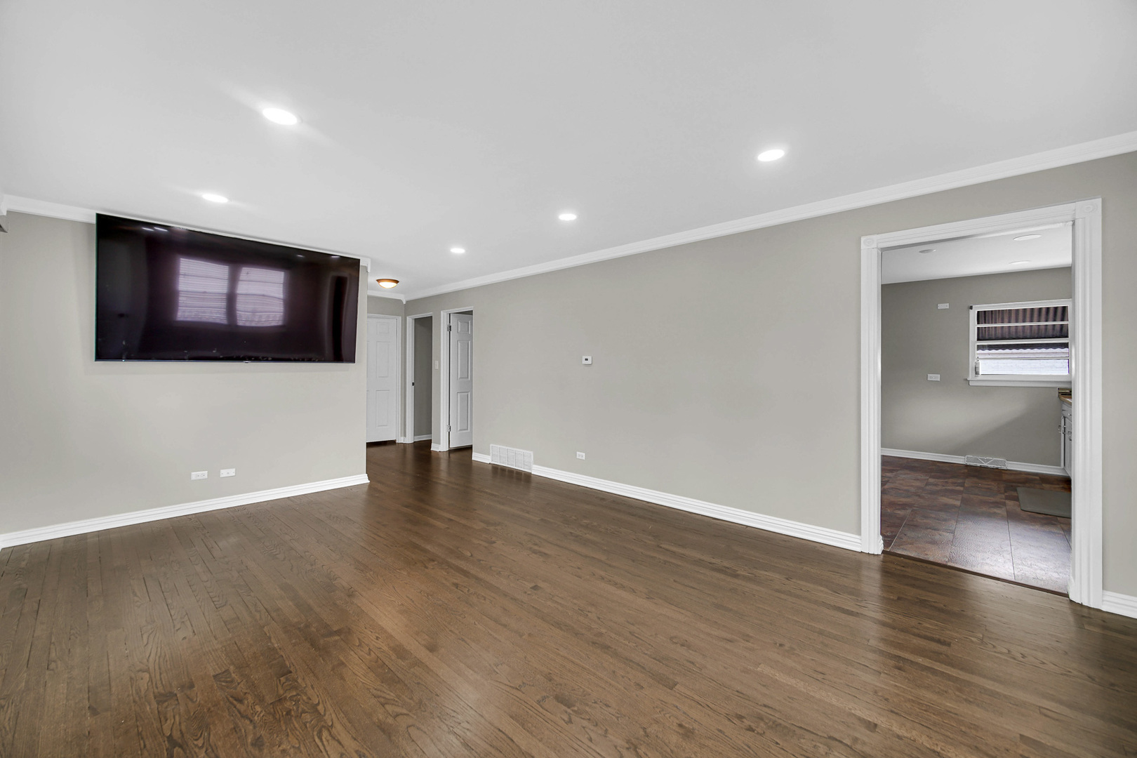 1107 Campbell Avenue, Wheaton, IL 60189