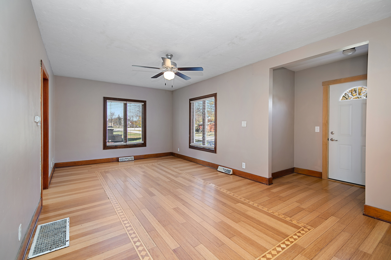 290 E 1st Avenue, Clifton, IL 60927