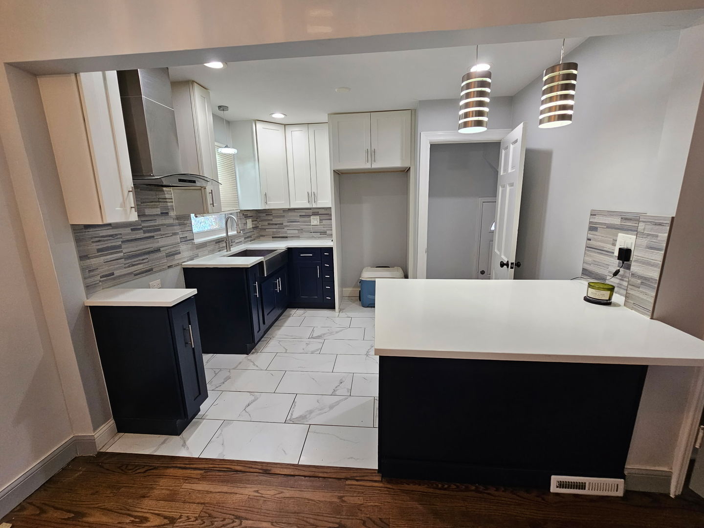 5249 N Osceola Avenue, Chicago, IL 60656