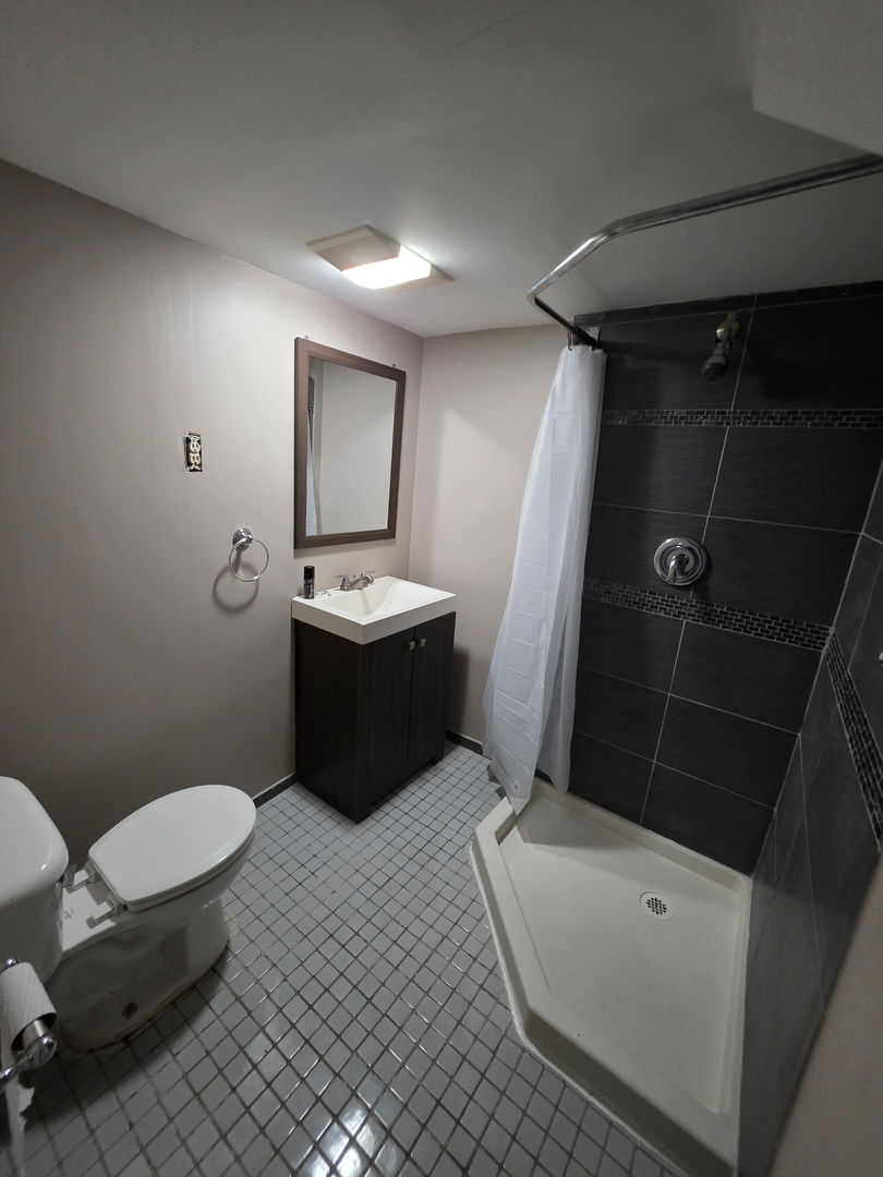 5249 N Osceola Avenue, Chicago, IL 60656