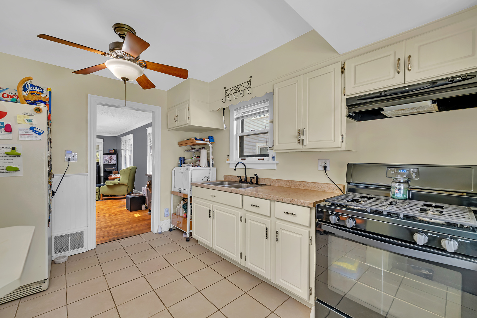 1409 N Raynor Avenue, Joliet, IL 60435