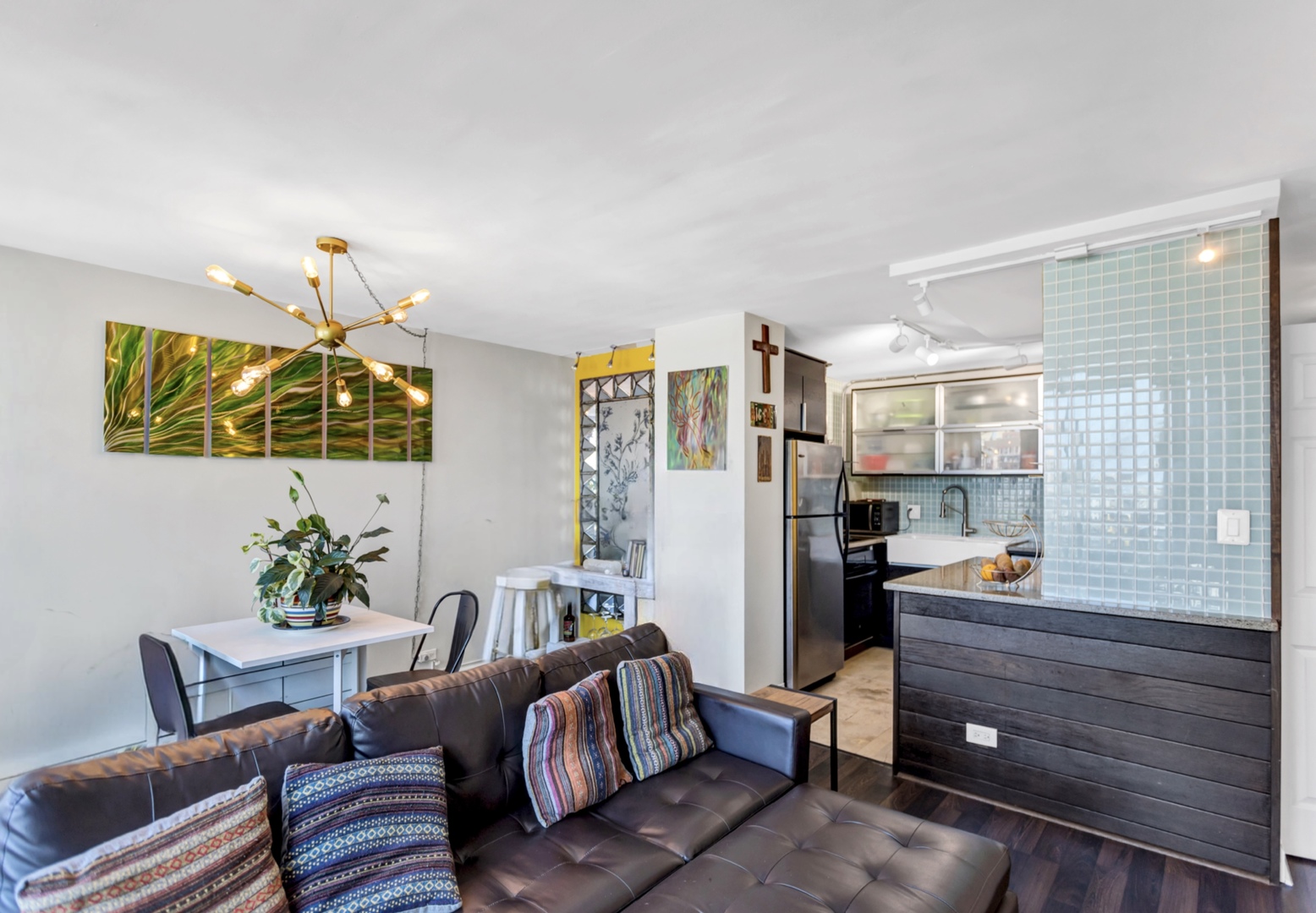 450 W Briar Place #13G, Chicago, IL 60657