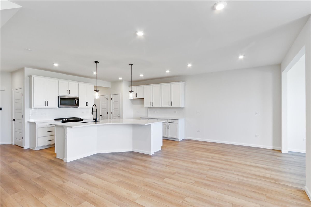 672 Switchgrass Way #58005, Bolingbrook, IL 60490